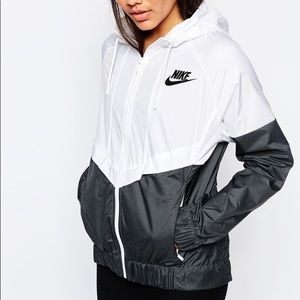 nike windbreaker xs